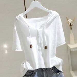White short-sleeved T-shirt